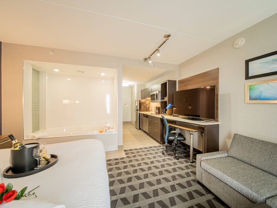 Studio, 1 trÚs grand lit et 1 canapé-lit