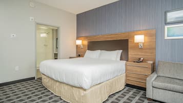 Studio, 1 kingsize bed met slaapbank | Een strijkplank/strijkijzer, gratis wifi, beddengoed