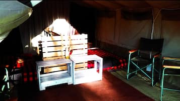 Lều Tiêu chuẩn (Cosy Camper - Couple) | Giường gấp/giường phụ (phụ phí), bộ trải giường