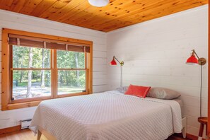 3 bedrooms, travel cot, free WiFi, bed sheets - Private Country Retreat with Pool (Ancram)