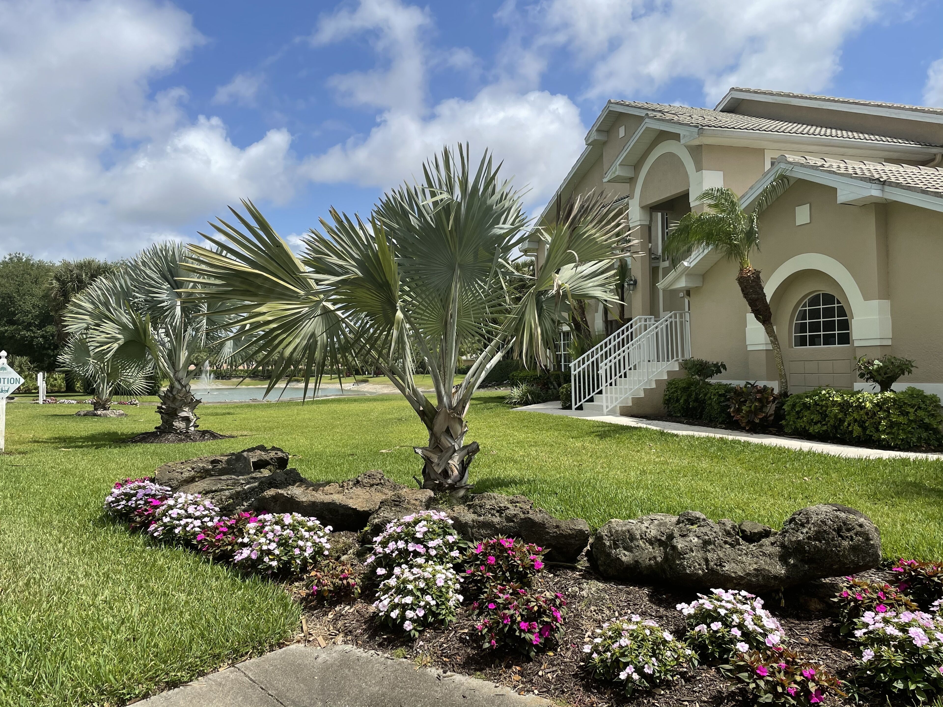Hunters Ridge Golf Resort Naples/Bonita, pools, pickleball, tennis, bocce, etc.
