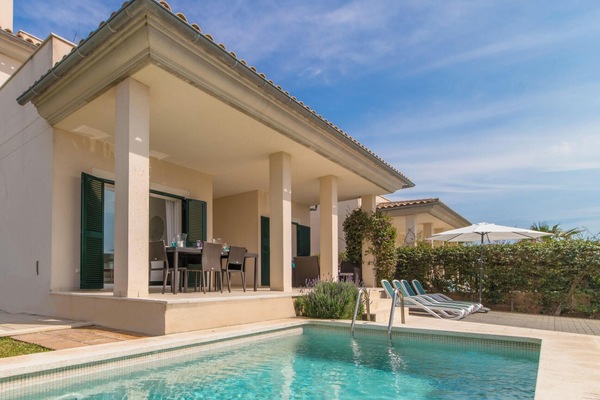 Beautiful villa with pool