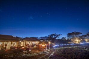 Front of property – evening/night - Acacia Migration Camp Kogatende (Serengeti)