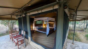 Desk, bed sheets