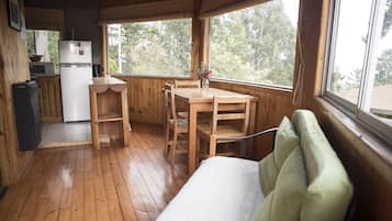 Kabin Keluarga | Area keluarga | Televisi LED 32-inci dengan saluran TV kabel dan TV