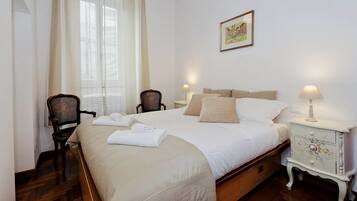 Leilighet, 1 soverom | 1 soverom, skrivebord, strykejern/-brett og barnesenger