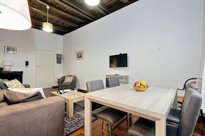 Apartment, 1 Schlafzimmer | Wohnzimmer | Flachbildfernseher