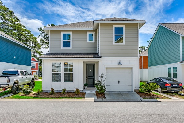 Front of the house 1 car garage
additional parking on a first come basis oudoor.