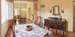 Daily continental breakfast (USD 5 per person)