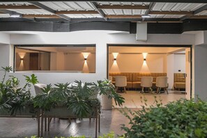 Front of property - Hotel Balcones del Estadio (Medellín)
