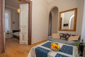 3 bedrooms, iron/ironing board, free WiFi, bed sheets