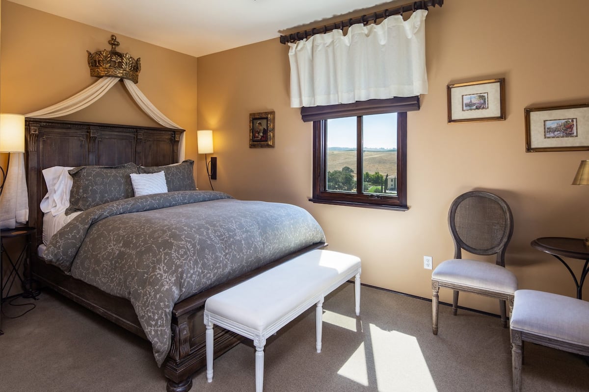 Chambre Double Deluxe, 1 grand lit, non-fumeurs, vue vignoble | Draps en coton égyptien, literie de qualité supérieure