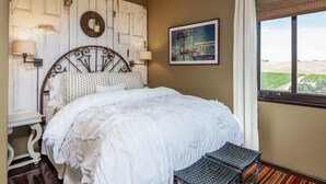 Chambre Quadruple Luxe, plusieurs lits, non-fumeurs, vue vignoble