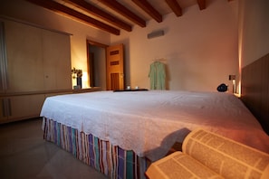 Apartment | 1 Schlafzimmer, schallisolierte Zimmer, Bügeleisen/Bügelbrett