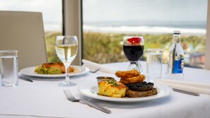 Se sirven comidas y cenas 