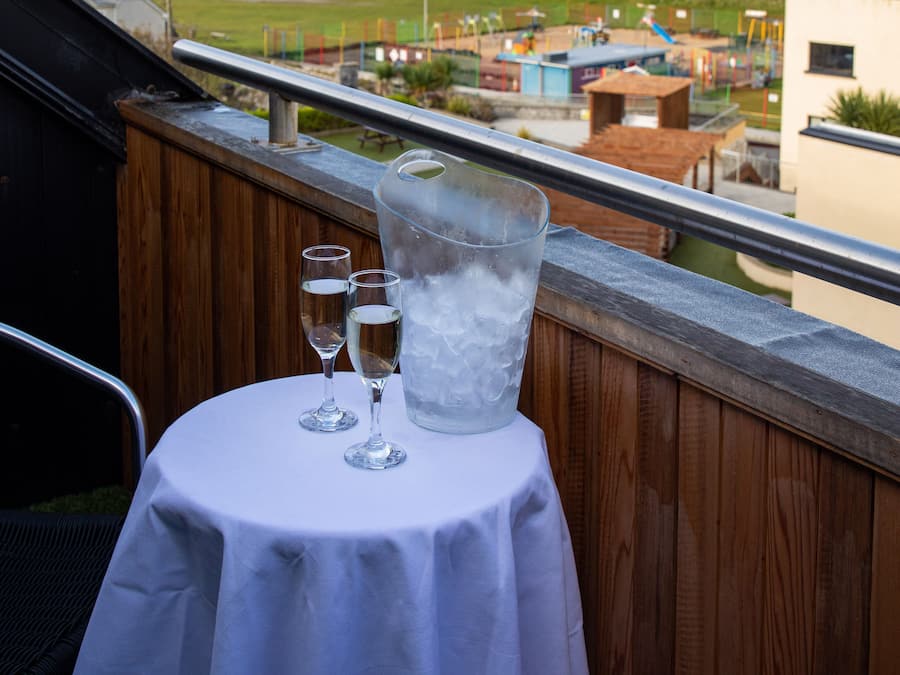 Deluxe-Zimmer, 1 King-Bett | Zimmersafe, individuell dekoriert, individuell eingerichtet