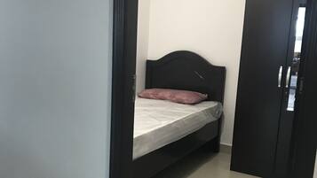 Basic Room, 1 Single Bed, Non Smoking | Iron/ironing board, free WiFi, bed sheets