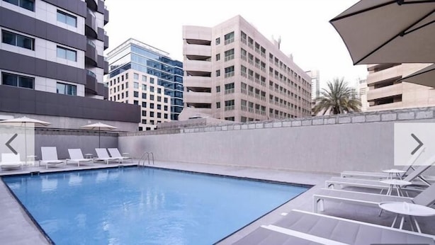 Outdoor pool - Dubai Marina (Dubai)