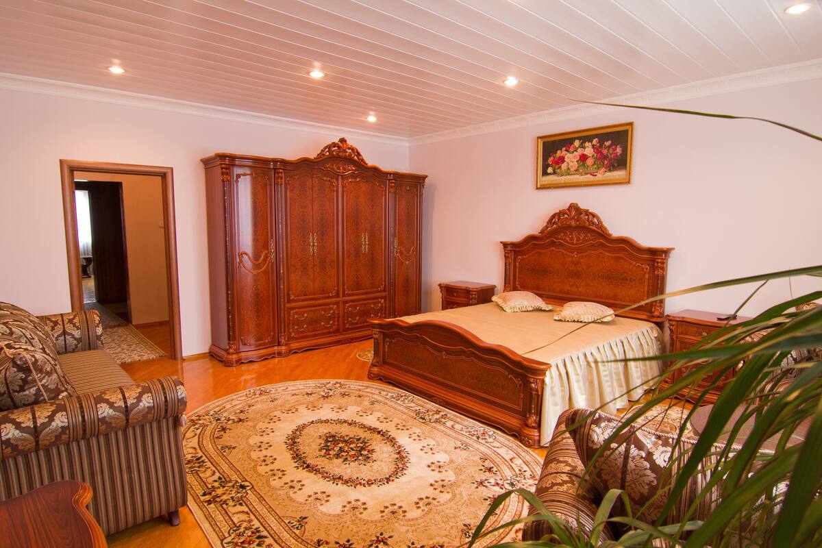 Comfort-Zimmer, 1 King-Bett | Schreibtisch, schallisolierte Zimmer, Bügeleisen/Bügelbrett