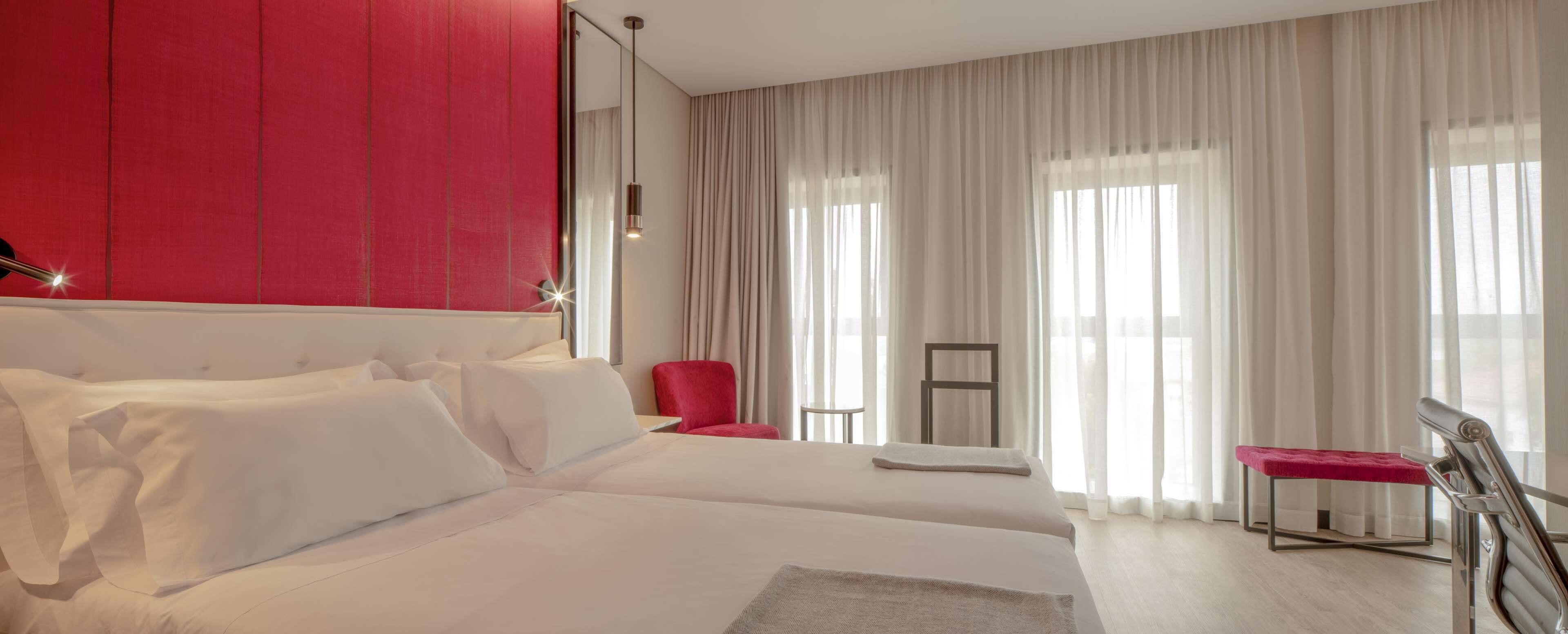 family room (adjoining room, 2ad+2ch) | minibar, in-room safe, desk, soundproofing