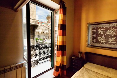 Entire apartment with Cathedral view, 2 bedrooms and 2 bathrooms, fully equipped