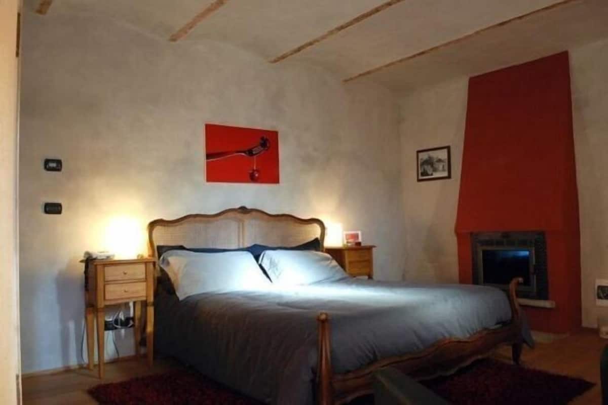 Comfort Room, Non Smoking, Ground Floor | Desk, blackout curtains, free cots/infant beds, travel cot