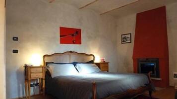 Comfort Room, Non Smoking, Ground Floor | Desk, blackout drapes, free cribs/infant beds, travel crib