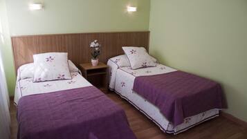 Bureau, lits pliants/supplémentaires, Wi-Fi gratuit, draps fournis