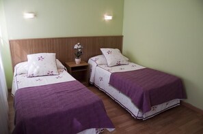 Economy Twin Room, Shared Bathroom | Desk, free WiFi, bed sheets