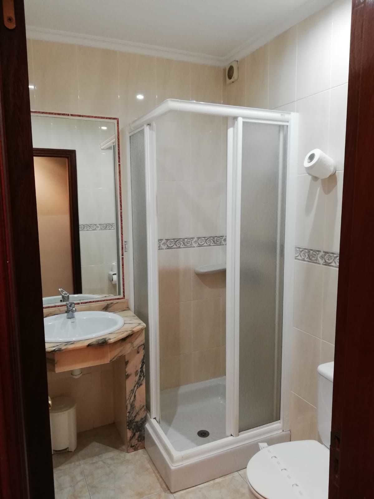 Buồng tắm vòi sen
