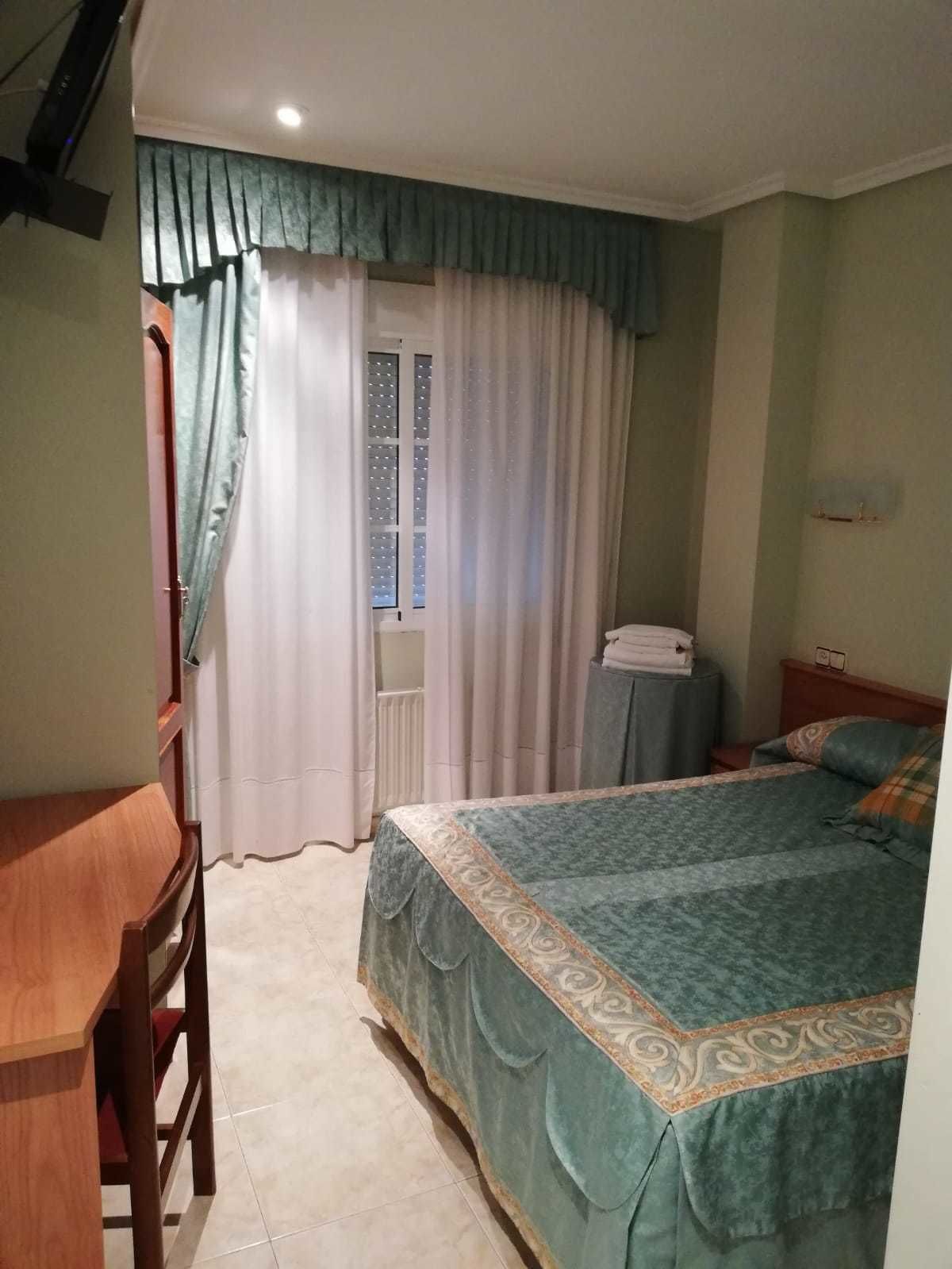 標準雙人房, 獨立浴室 | 書桌、免費 Wi-Fi、床單