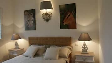1 chambre, fer et planche Ă  repasser, Wi-Fi, draps fournis