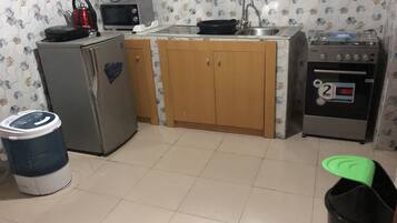 Family Apartment | Shared kitchen | Fridge, microwave, oven, stovetop