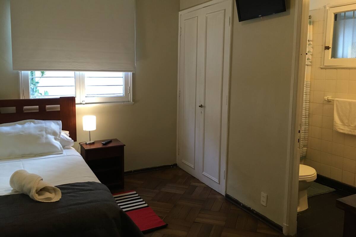 Habitación individual tradicional, 1 habitación, en una planta alta | Escritorio, tabla de planchar con plancha, wifi gratis