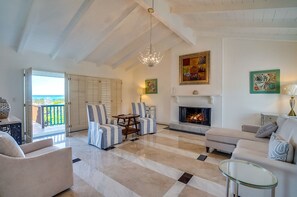 Fireplace - A Cozy Home with amazing ocean views (Longer Stay rentals only) (Palos Verdes Estates)