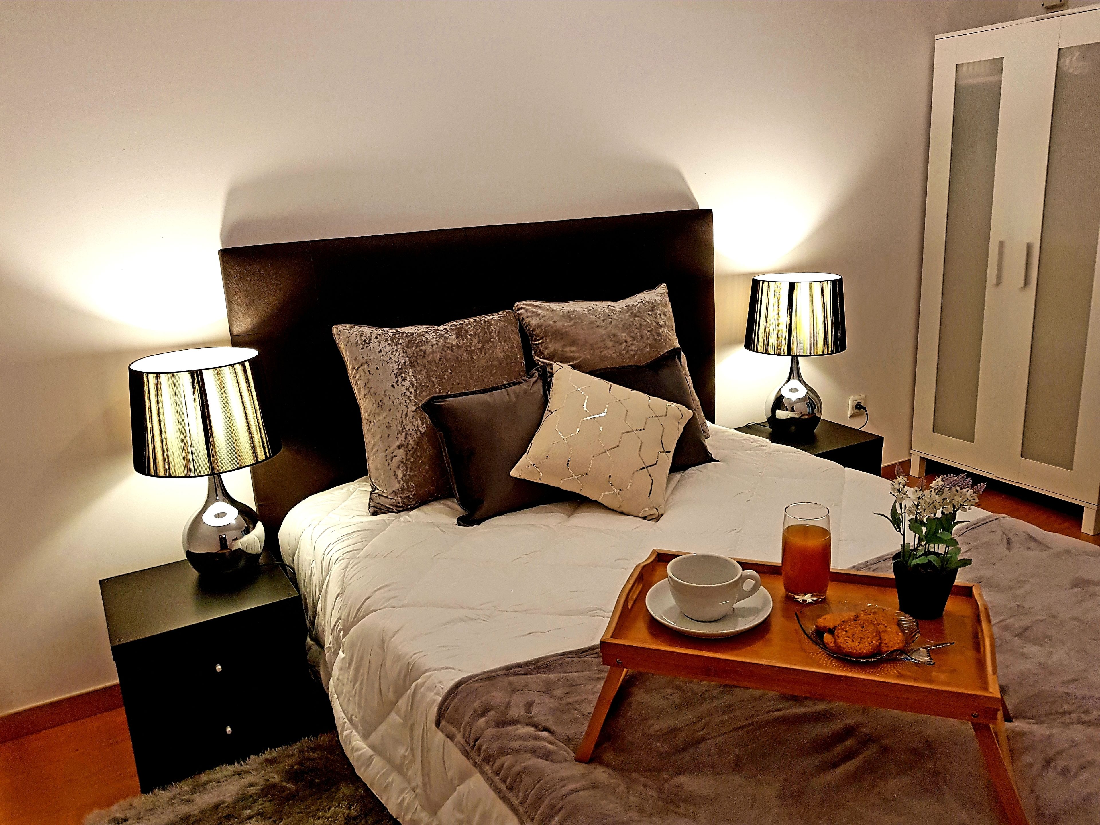 Studio – basic, 1 dobbeltseng, ikke-røyk, bakgårdsutsikt | Blendingsgardiner, strykejern/-brett og ekstrasenger (mot et tillegg)