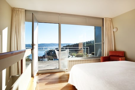 Deluxe Duplex, 1 Queen Bed, Terrace, Ocean View. Hotel A Miranda