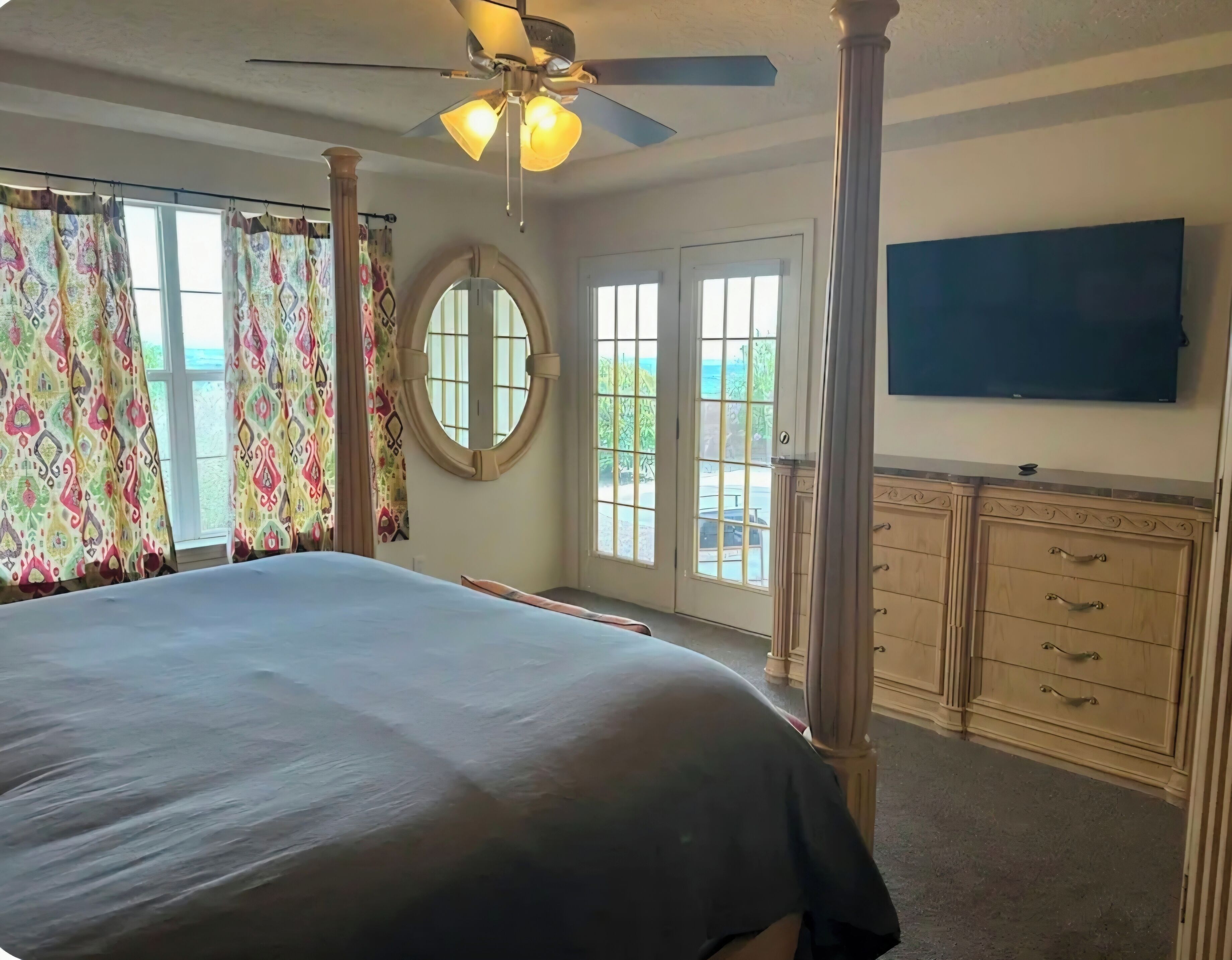 3 bedrooms, iron/ironing board, WiFi, bed sheets