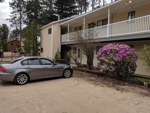 Property grounds - Ideal location - Walk to Settler's  Green Shops, Restaurants  Pets OK.  (Conway)