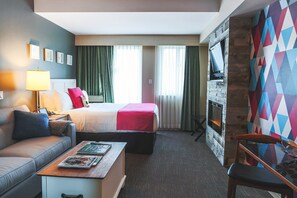 1 bedroom, in-room safe, iron/ironing board, free WiFi - Pet-Friendly | Whistler | Shuttle, Pool + Hot Tub (Whistler)