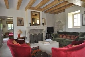TV, fireplace, DVD player, ping pong
