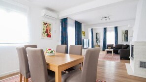 Appartement Deluxe, 3 chambres, non-fumeurs, vue mer | Salle à manger