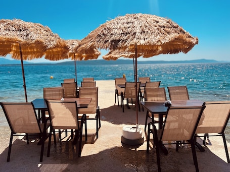 Beach bar. Camp Milo moje