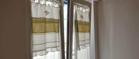 Premium bedding, desk, soundproofing, iron/ironing board