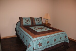 Accessible Cabin | 1 bedroom, premium bedding, pillow-top beds, bed sheets - The Silver Spur Resort - Campsite (Canton)
