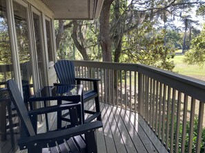 Property grounds - Wonderful Golf Views! Privacy, Pets, 1/2 mile to Beach, Renovated. 5Star Reviews (Hilton Head Island)