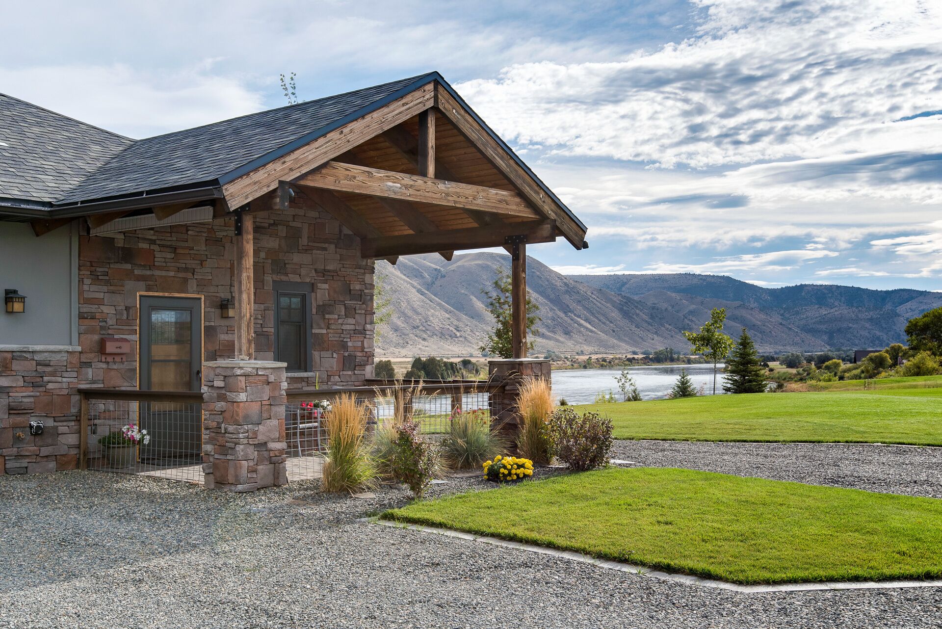 Near Bozeman~Modern Rustic Retreat~Private Guest House~On the Missouri River
