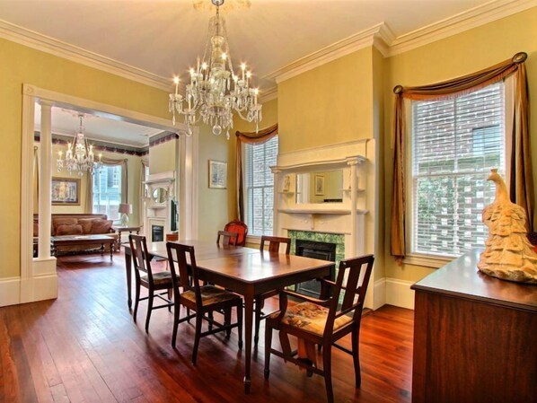 Ferienhaus, Mehrere Betten (Washington Square Manor) | Eigene Küche | Großer Kühlschrank, Mikrowelle, Ofen, Kochgeschirr/Geschirr/Besteck