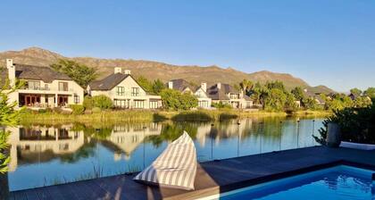 Exquisite Pool House on Pearl Valley Golf Estate - secure and exclusive