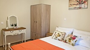 2 bedrooms, WiFi, bed sheets - Navigator Villas No. 3 (Corfu)